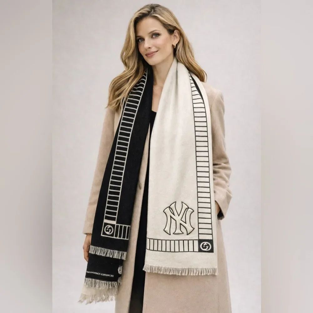 Gucci x New York Yankees collaboration wool scarf.